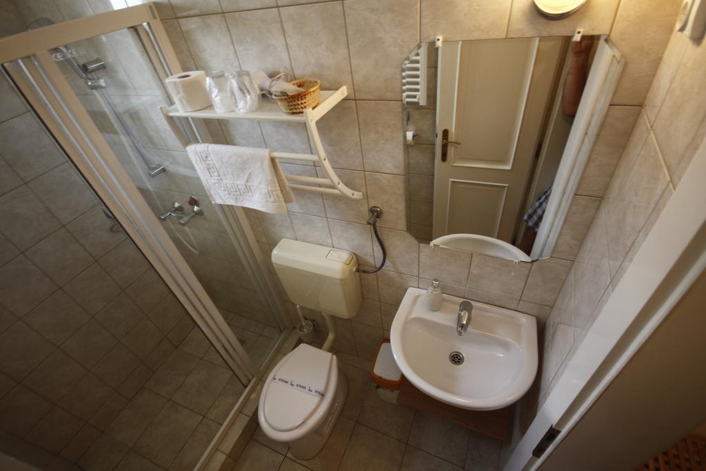 Parti Panzio Hotel Тата Екстериор снимка