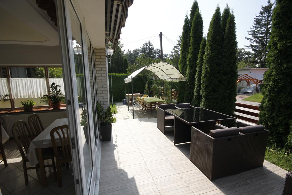 Parti Panzio Hotel Тата Екстериор снимка